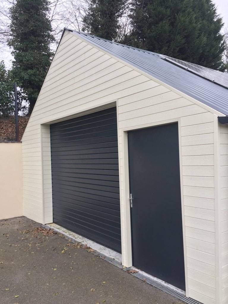 Installer du bardage pvc par un menuisier proche Cauville sur mer 76