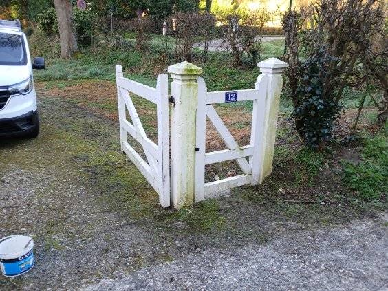 Repeindre sa barrière en bois extérieur près du Havre 76