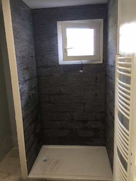 Poser de la faïence dans une douche par un professionnel proche Le havre 76