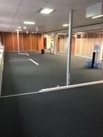 Poser des dalles moquettes dans des bureaux par un professionnel proche Le Havre 76