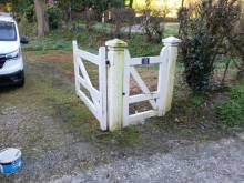 Repeindre sa barrière en bois extérieur près du Havre 76